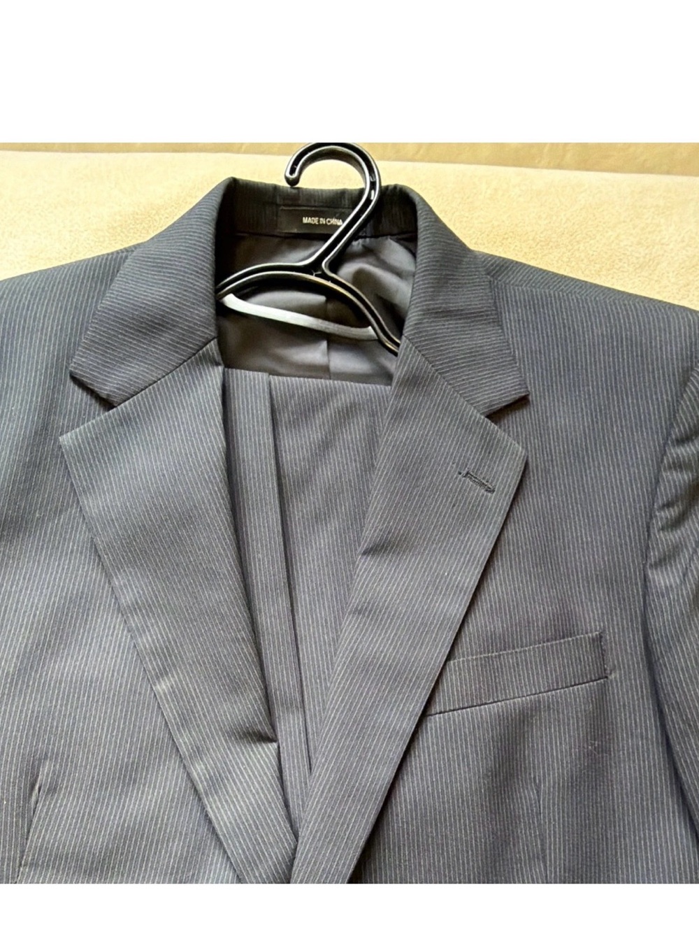Van Heusen Men's 2-Piece Gray Striped Suit L. 2-Button Pleated Notch Lapel